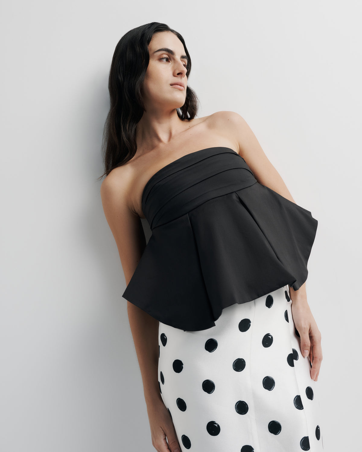 Bella Bustier in black – structured, elegant strapless top by Romy The Brand