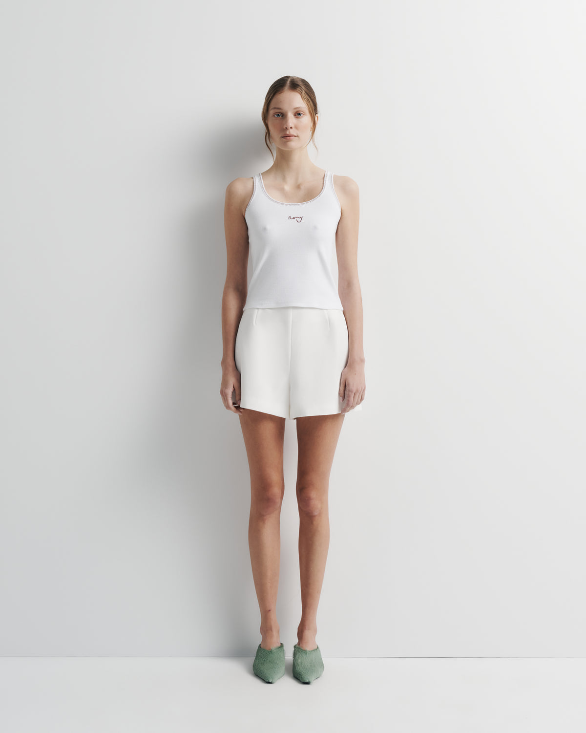 Wren Tank in white, front view on model.