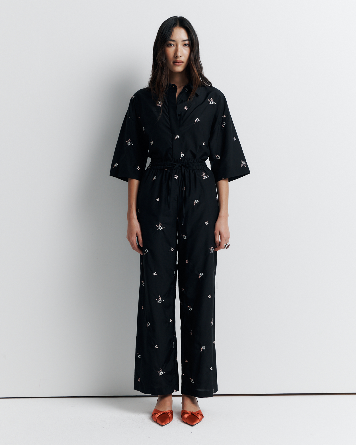The June Pant is a relaxed elastic waist style featuring side pockets, a functional drawcord, and delicate floral embroidery for a subtle romantic touch. Style it with your favourite top for effortless everyday wear. Shop now.