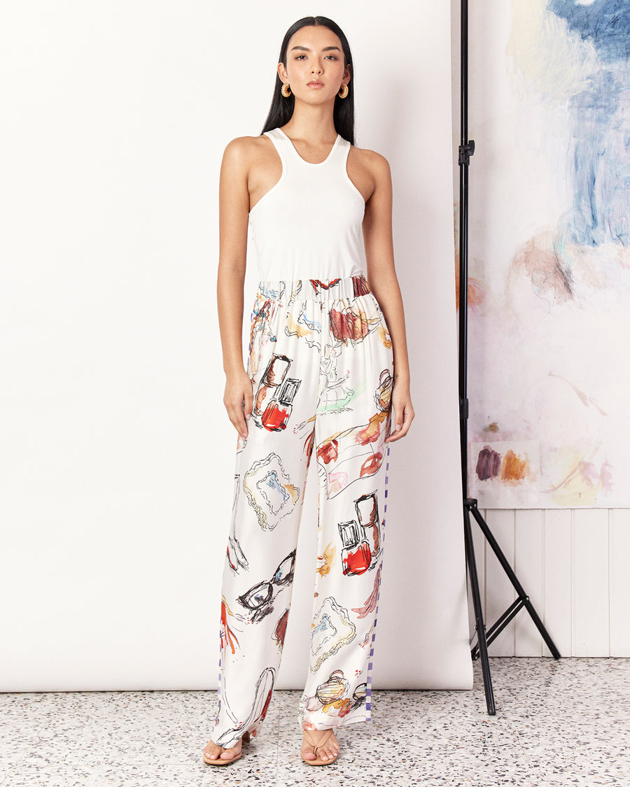 The Salamanca 2.0 Pant is a relaxed style straight leg pant adorned in the Limited edition Salamanca Print in collaboration with artist, Anouk Colantoni. Crafted with a silky recycled viscose blend, the pants are slightly tailored, featuring an elastic waistband and side pockets with a matte finish. An easy wearing and comfortable pant.